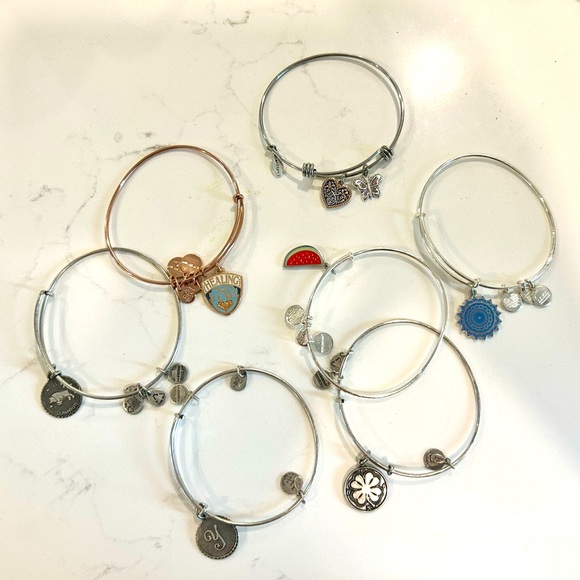 Free with purchase- Bundle of 7 Alex and Ani charm bracelets/ bangles - Picture 1 of 5